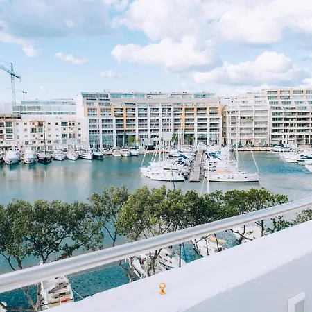 In Bb - Amazing Double In Bb Marina 招待所 Pietà